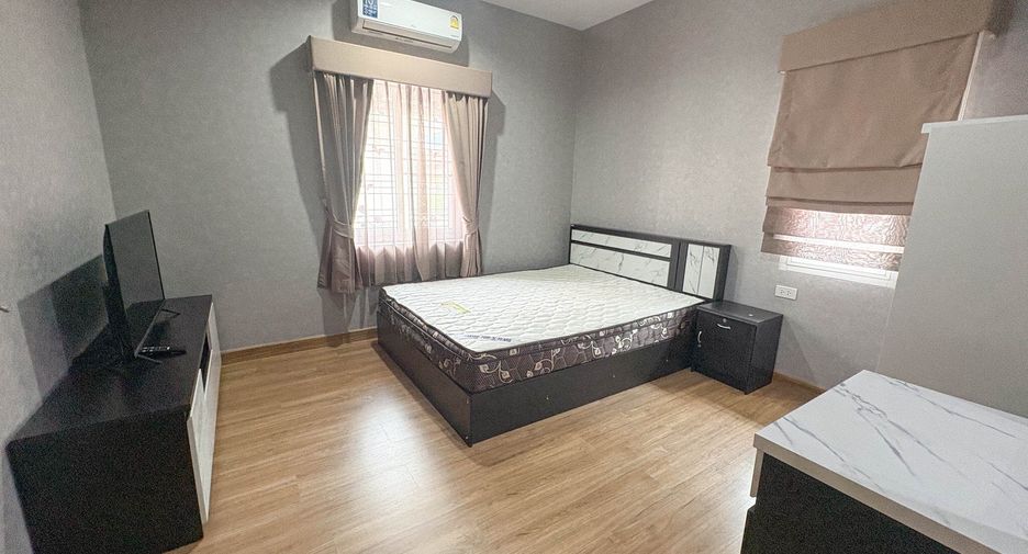 Casa en alquiler de 6 habitaciones en San Kamphaeng, Chiang Mai