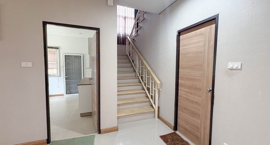 Casa en alquiler de 6 habitaciones en San Kamphaeng, Chiang Mai