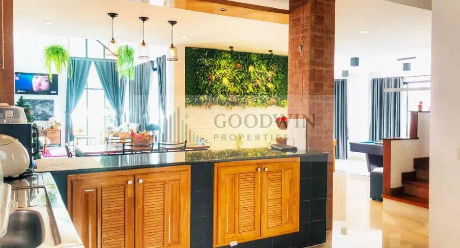 Casa en venta y en alquiler de 4 habitaciones en Jomtien, Pattaya