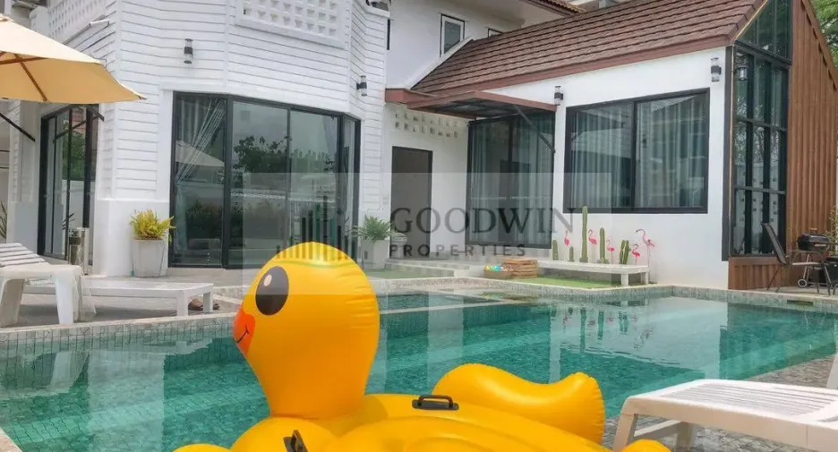 Casa en venta y en alquiler de 4 habitaciones en Jomtien, Pattaya