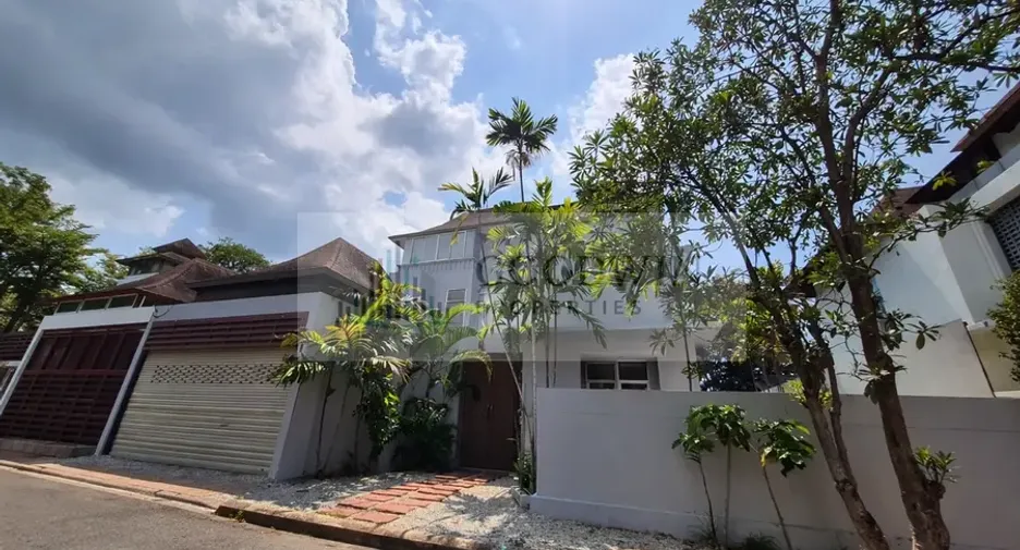 À vendre et à louer 4 chambres maison à Sattahip, Chonburi
