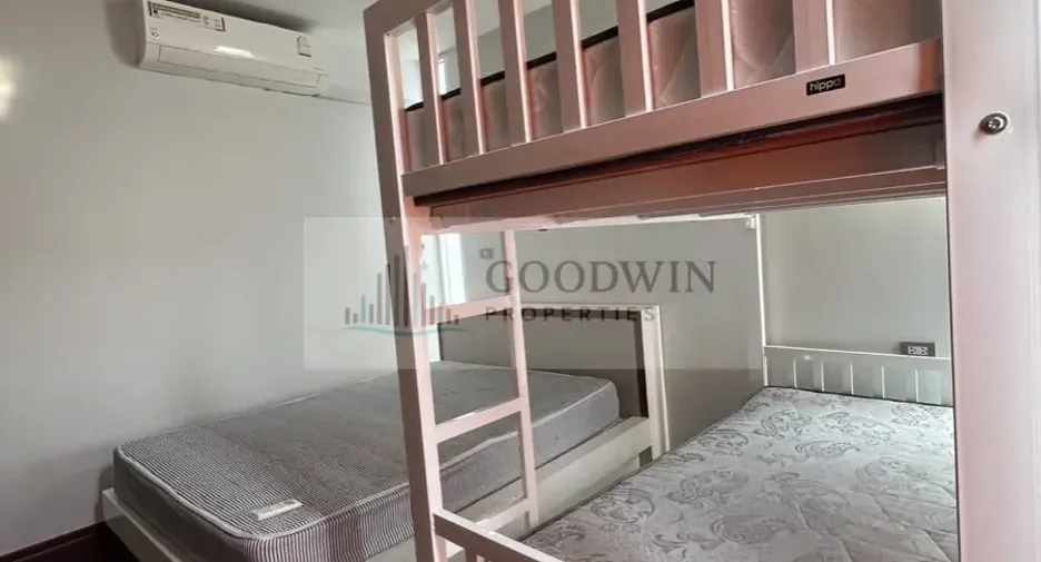 À vendre et à louer 4 chambres maison à Sattahip, Chonburi