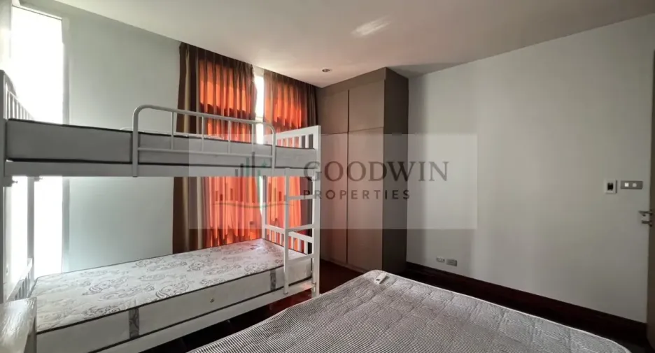 À vendre et à louer 4 chambres maison à Sattahip, Chonburi