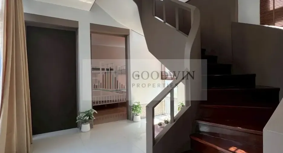 À vendre et à louer 4 chambres maison à Sattahip, Chonburi