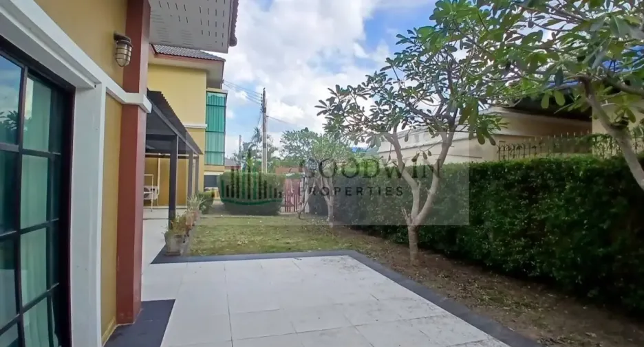 For rent and for sale 5 bedrooms house in Bang Lamung, Chonburi