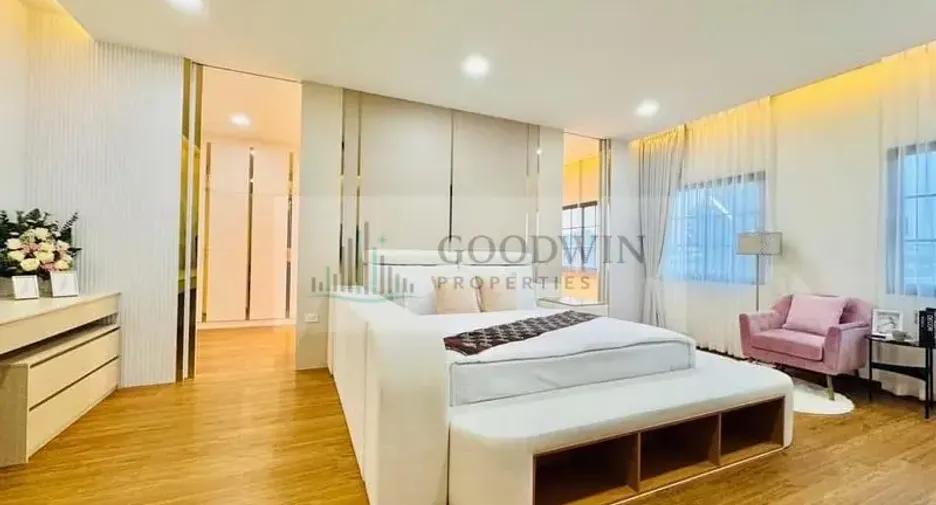 For sale 3 bedrooms condo in East Pattaya, Pattaya