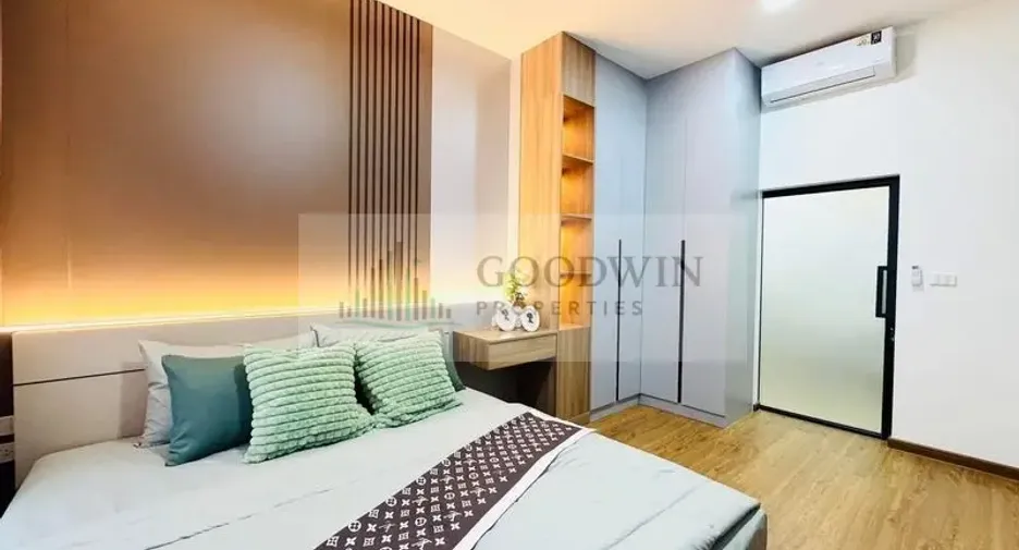 For sale 3 bedrooms condo in East Pattaya, Pattaya