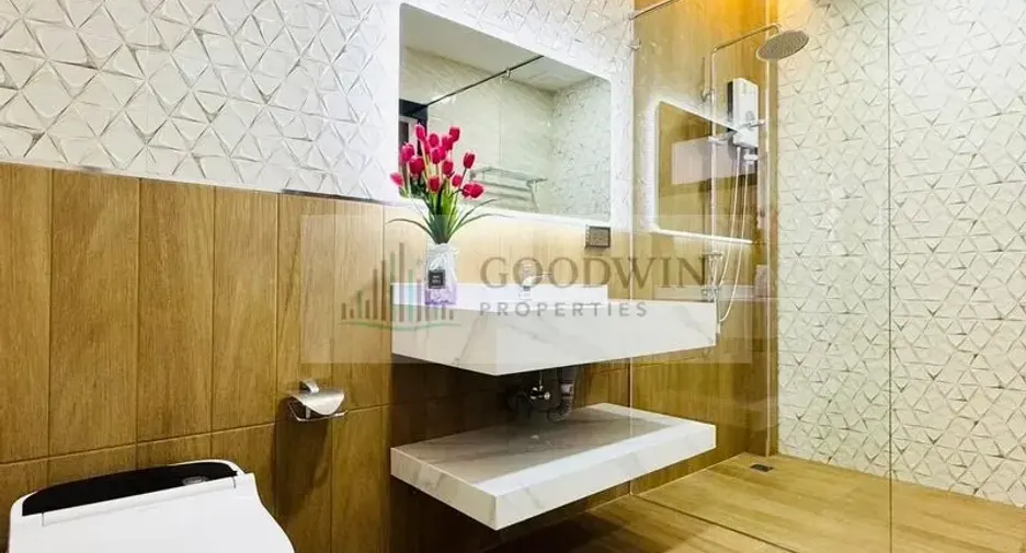 For sale 3 bedrooms condo in East Pattaya, Pattaya