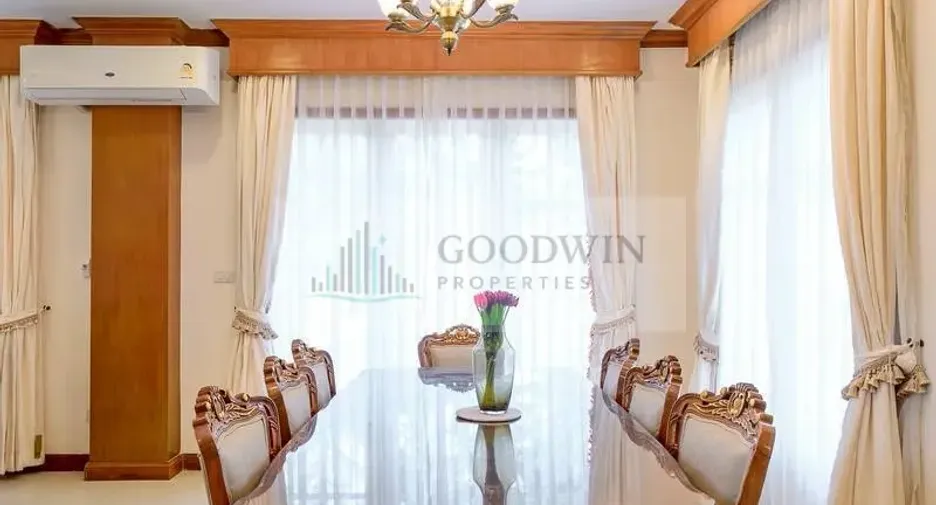 Casa en alquiler de 3 habitaciones en Jomtien, Pattaya