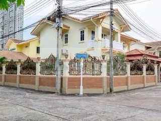 À louer 3 chambres maison à Bang Lamung, Chonburi