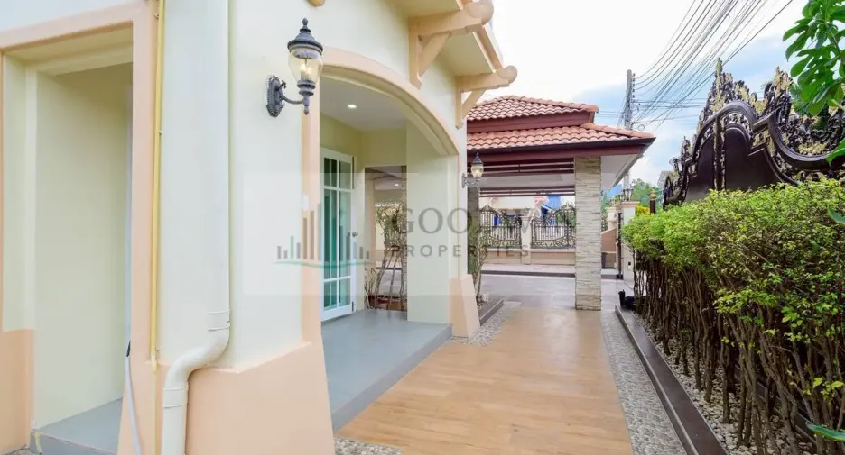 Casa en alquiler de 3 habitaciones en Jomtien, Pattaya