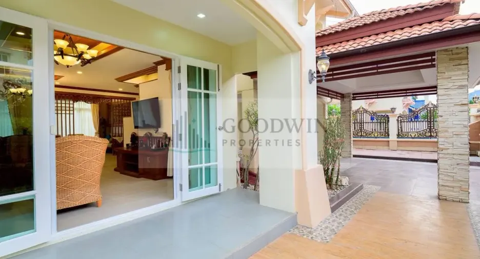 Casa en alquiler de 3 habitaciones en Jomtien, Pattaya