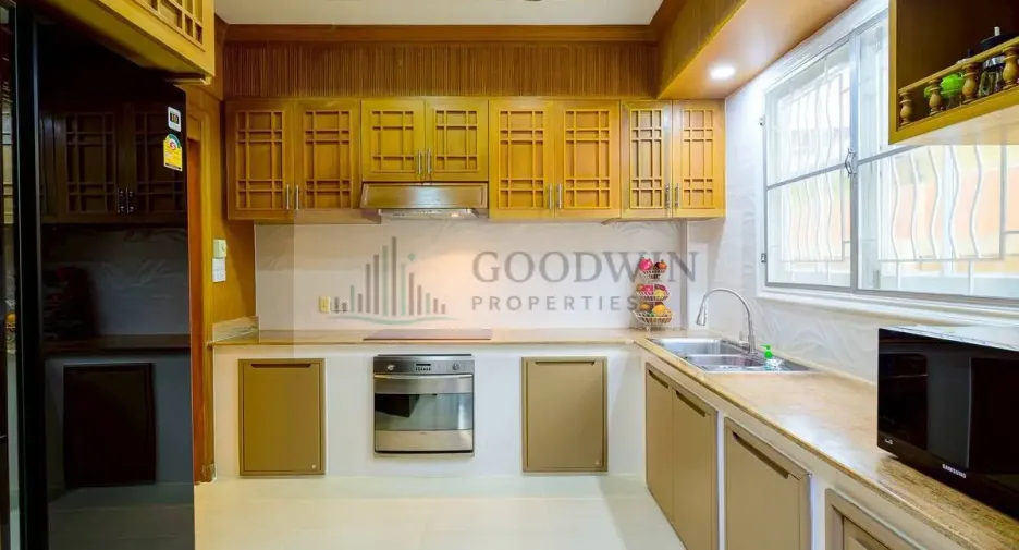 Casa en alquiler de 3 habitaciones en Jomtien, Pattaya