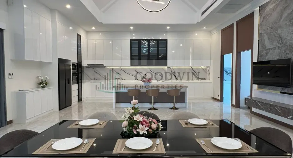 For rent and for sale 4 bedrooms house in Bang Lamung, Chonburi