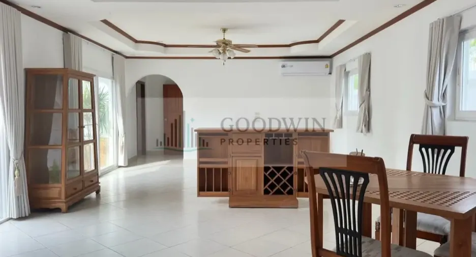 Casa en alquiler de 3 habitaciones en East Pattaya, Pattaya