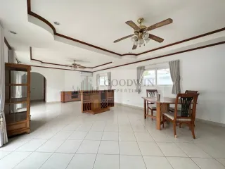 À louer 3 chambres maison à Bang Lamung, Chonburi