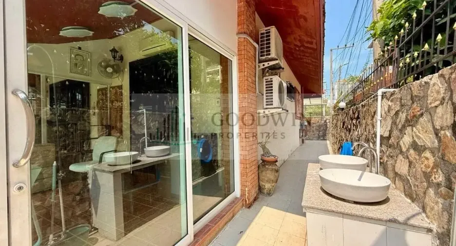 Haus zum Kauf und zur Miete mit 3 Zimmer in Pratumnak, Pattaya