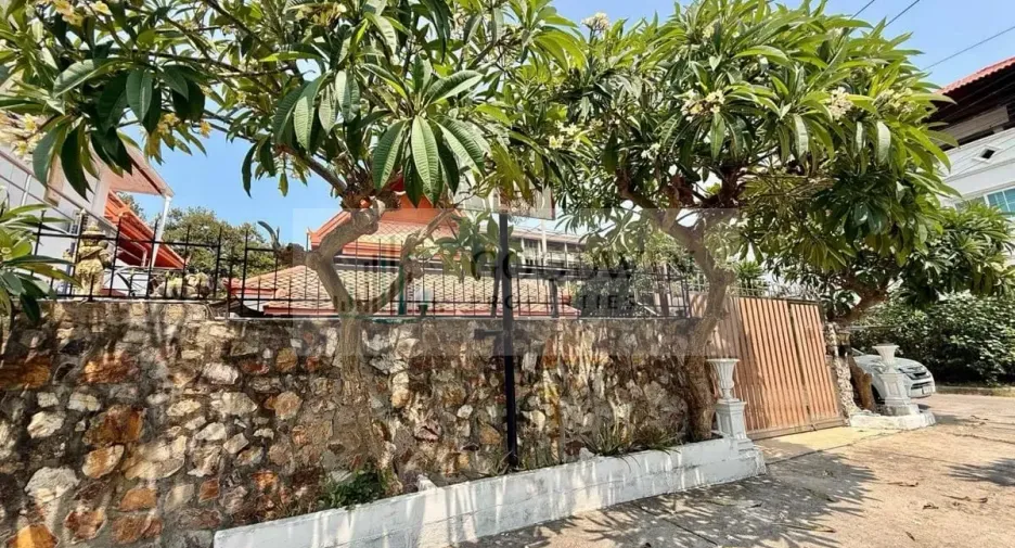 Haus zum Kauf und zur Miete mit 3 Zimmer in Pratumnak, Pattaya