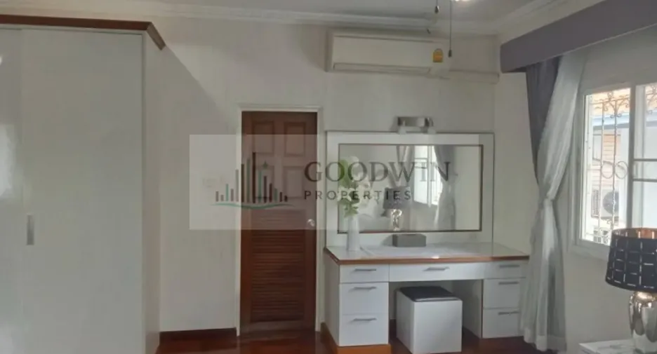 Haus zum Kauf mit 4 Zimmer in Bang Lamung, Chonburi