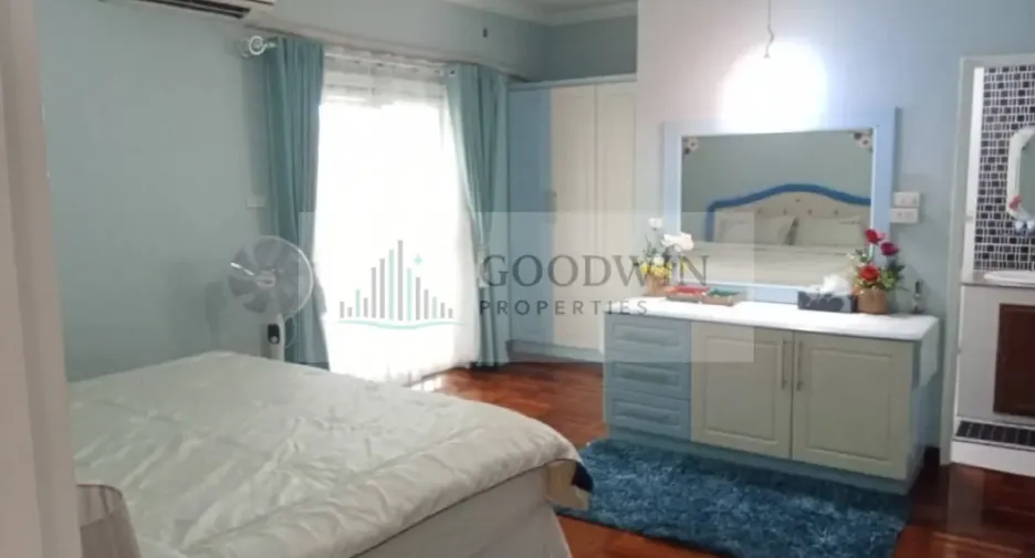 Haus zum Kauf mit 4 Zimmer in Bang Lamung, Chonburi