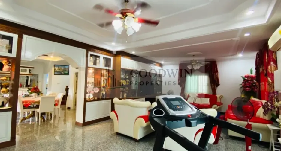 Haus zum Kauf mit 4 Zimmer in Bang Lamung, Chonburi
