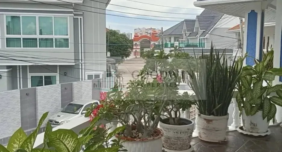 Haus zum Kauf mit 4 Zimmer in Bang Lamung, Chonburi