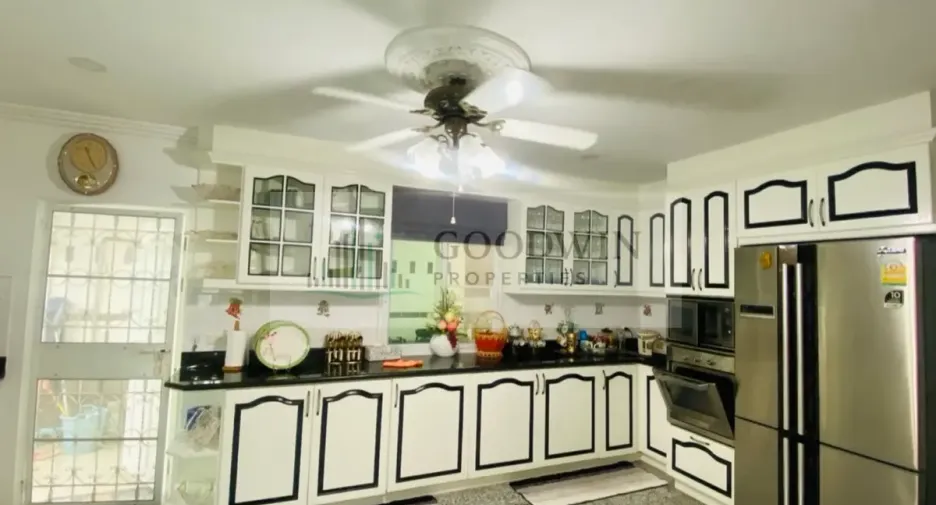 Haus zum Kauf mit 4 Zimmer in Bang Lamung, Chonburi