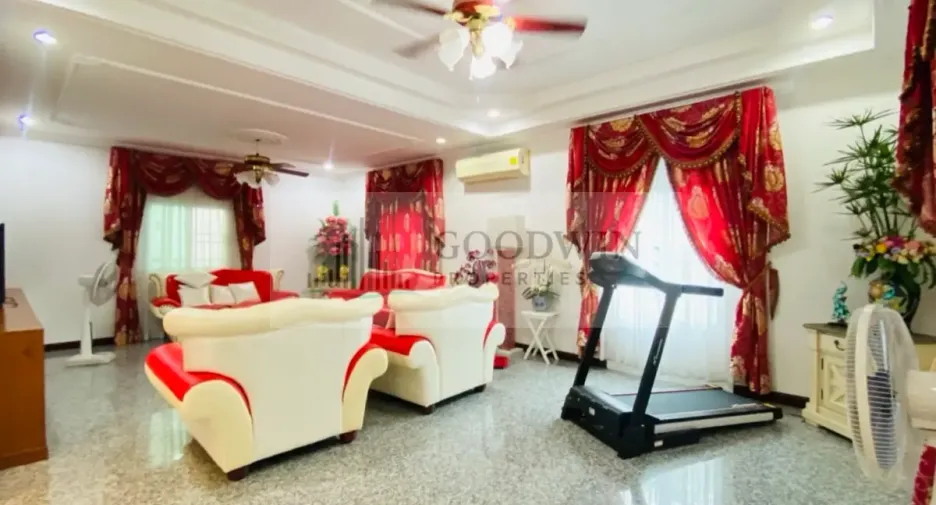 Haus zum Kauf mit 4 Zimmer in Bang Lamung, Chonburi