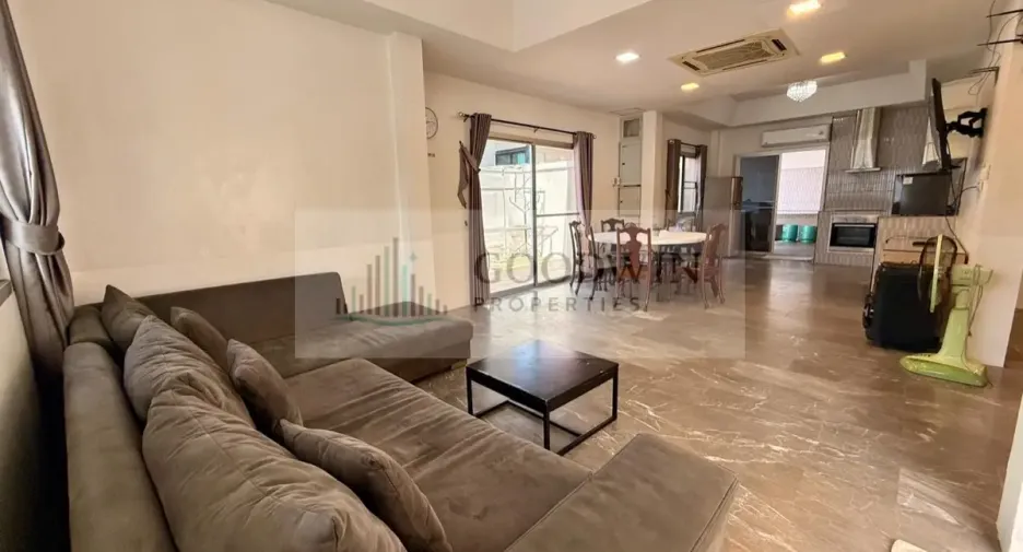 For sale and for rent 6 bedrooms house in Jomtien, Pattaya