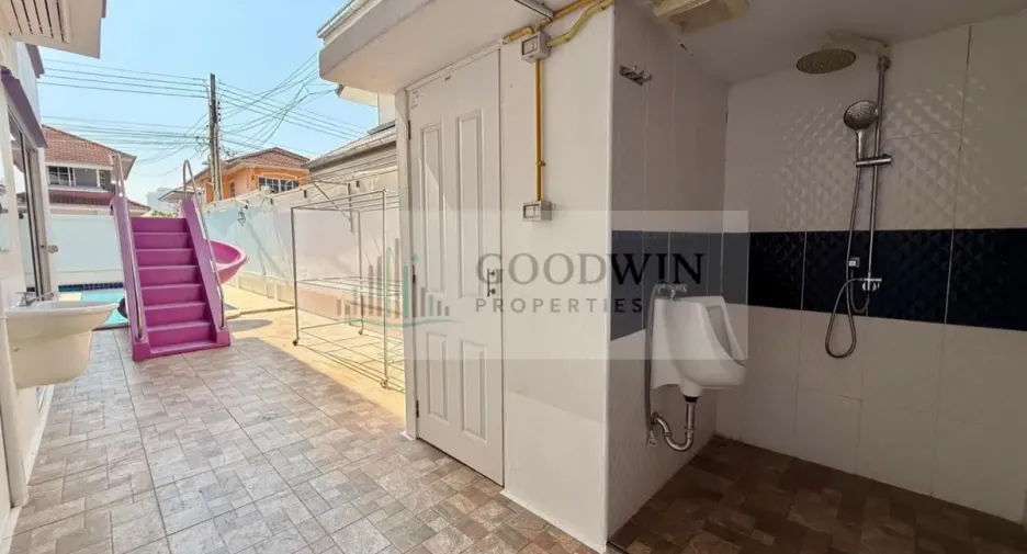 For sale and for rent 6 bedrooms house in Jomtien, Pattaya