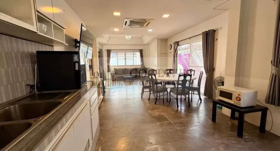For sale and for rent 6 bedrooms house in Jomtien, Pattaya