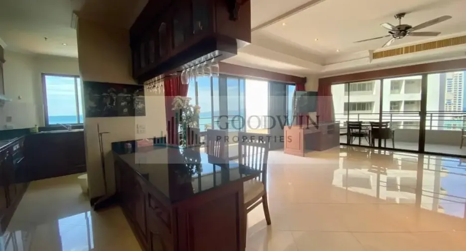 À vendre 2 chambres condo à Pratumnak, Pattaya