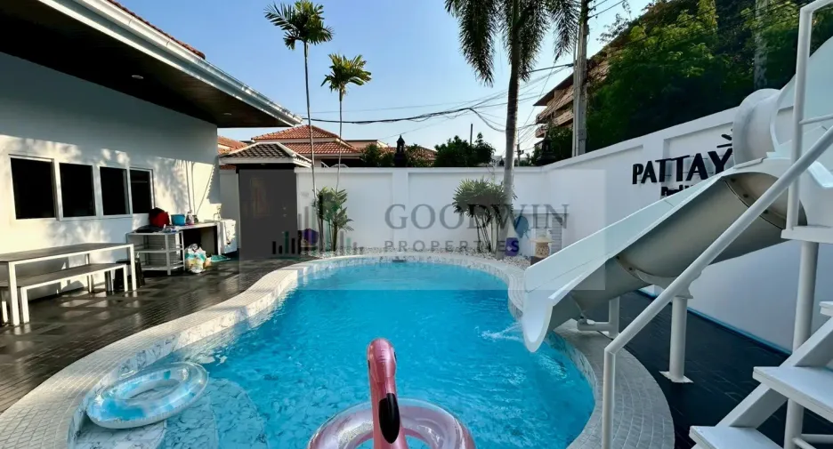 For sale 3 bedrooms villa in Pratumnak, Pattaya