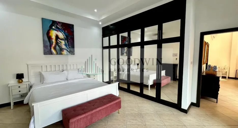 For sale 3 bedrooms villa in Pratumnak, Pattaya