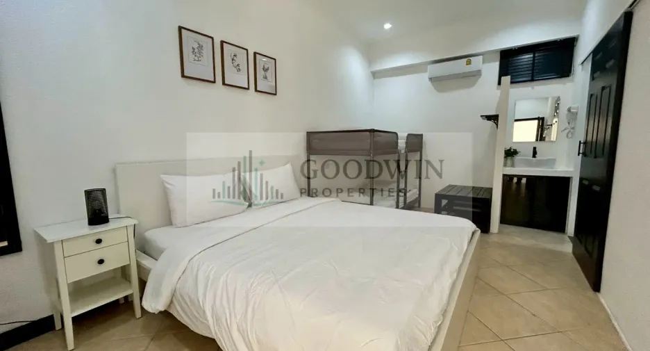 For sale 3 bedrooms villa in Pratumnak, Pattaya
