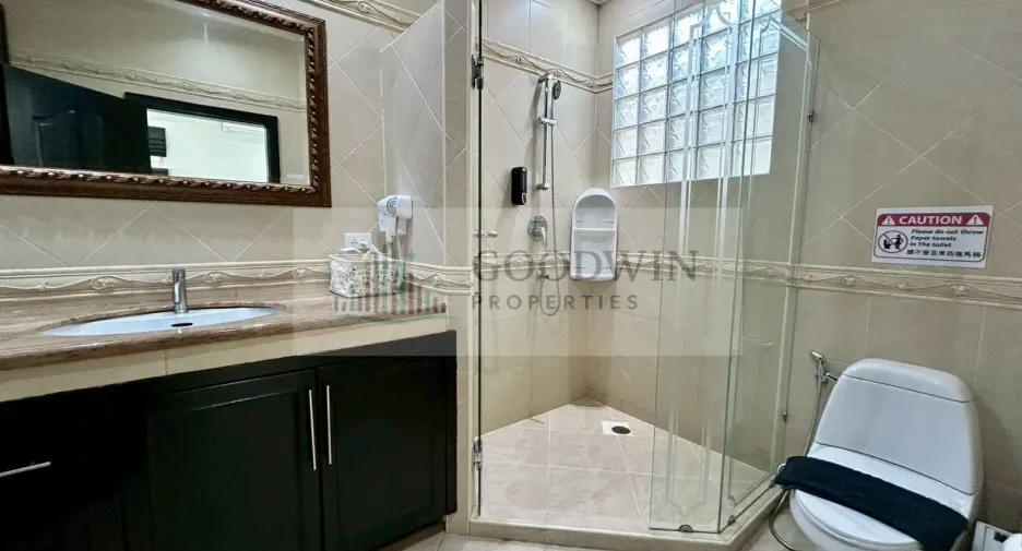 For sale 3 bedrooms villa in Pratumnak, Pattaya