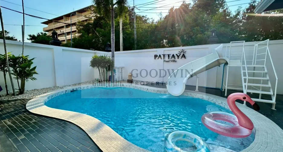 For sale 3 bedrooms villa in Pratumnak, Pattaya