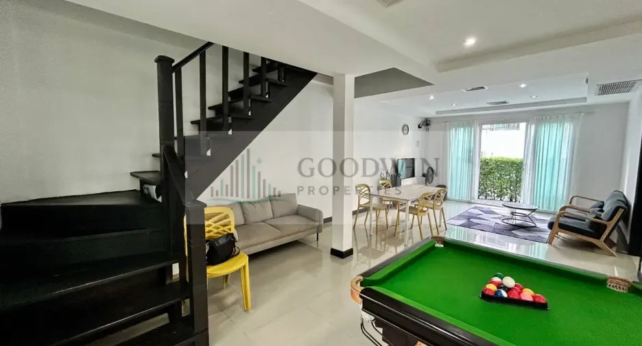 For rent and for sale 3 bedrooms house in Pratumnak, Pattaya