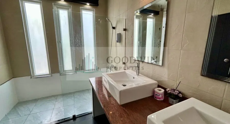 For rent and for sale 3 bedrooms house in Pratumnak, Pattaya