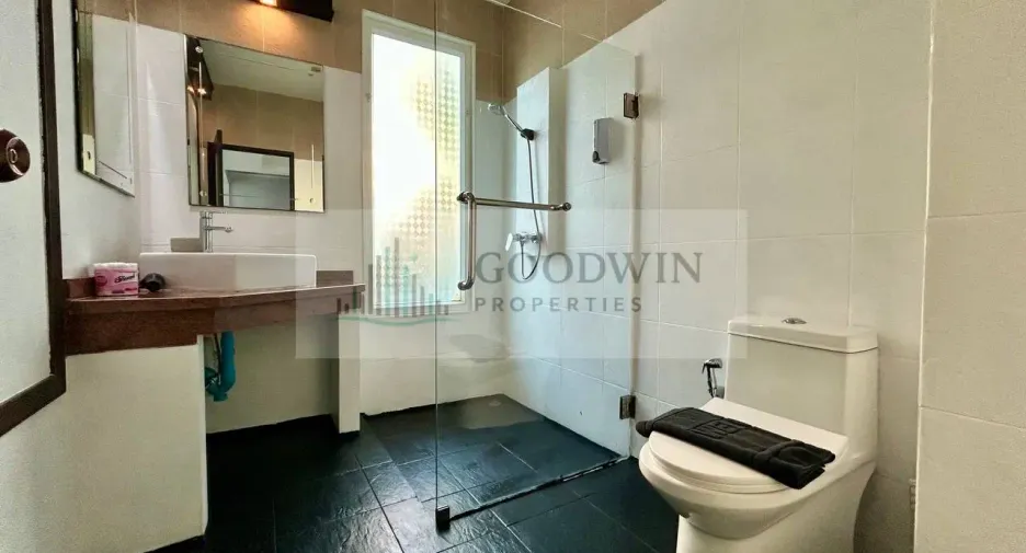 For rent and for sale 3 bedrooms house in Pratumnak, Pattaya