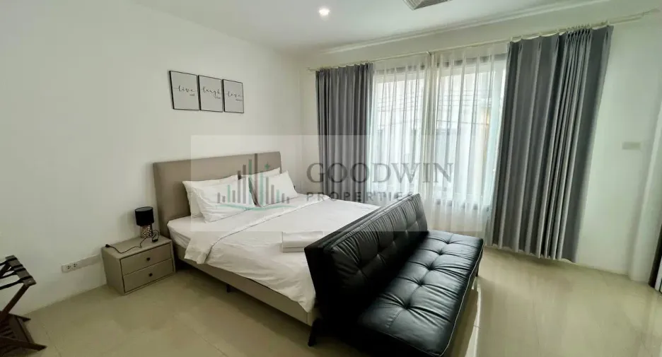 For rent and for sale 3 bedrooms house in Pratumnak, Pattaya