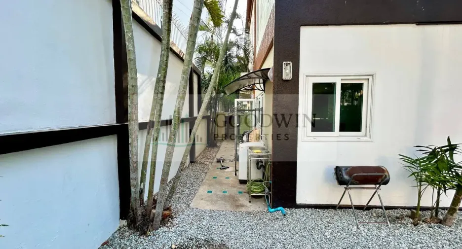 For rent and for sale 3 bedrooms house in Pratumnak, Pattaya