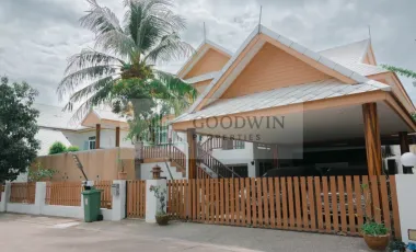 For rent and for sale 6 bedrooms house in East Pattaya, Pattaya
