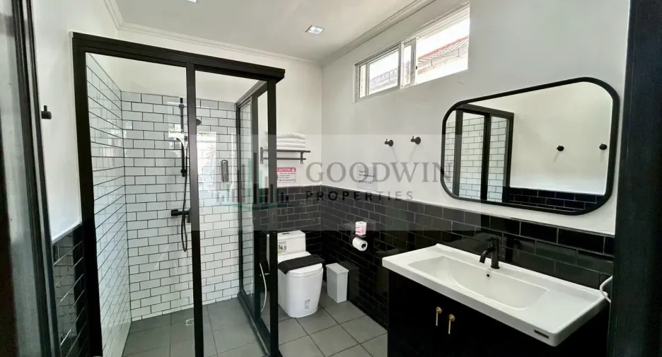 For sale 3 bedrooms villa in Pratumnak, Pattaya