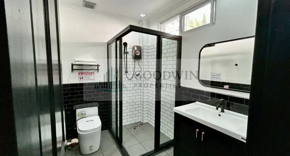 For sale 3 bedrooms villa in Pratumnak, Pattaya
