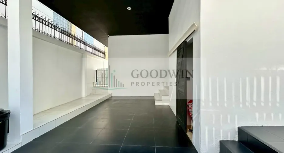 For sale 3 bedrooms villa in Pratumnak, Pattaya