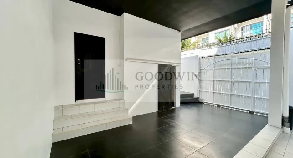 For sale 3 bedrooms villa in Pratumnak, Pattaya