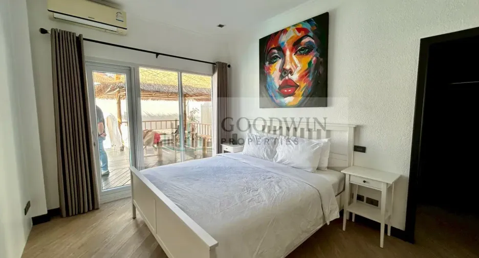 For sale 3 bedrooms villa in Pratumnak, Pattaya