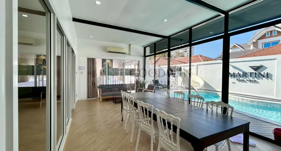 For sale 3 bedrooms villa in Pratumnak, Pattaya