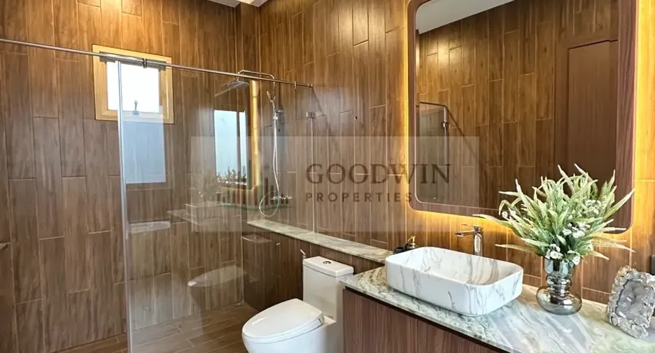 For sale 4 bedrooms house in Bang Lamung, Chonburi
